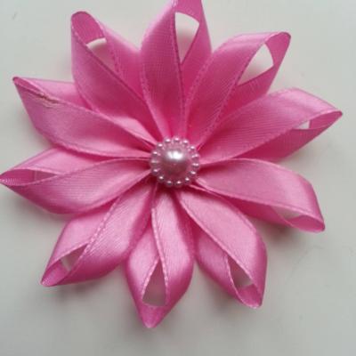 Fleur de satin  7,5cm rose bonbon