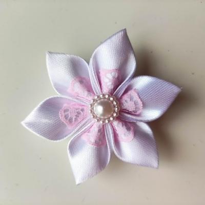 Fleur satin blanc et dentelle rose pale  5cm