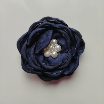 fleur satin de soie centre perle 55mm bleu marine