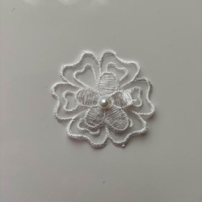 double fleur en dentelle blanc perlée 50 mm (5)