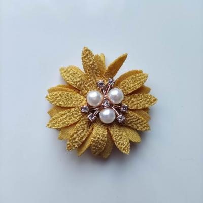 Fleur tissu trio de perle et strass 50mm jaune moutarde