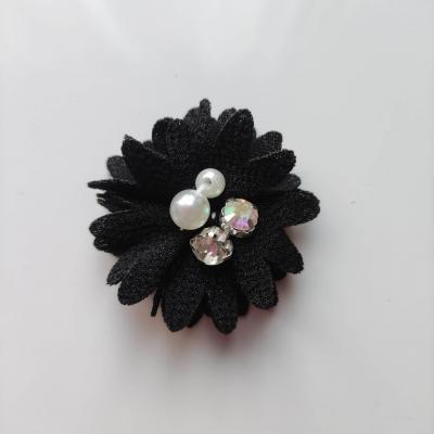 Fleur tissu crépé perle et strass 50mm noir