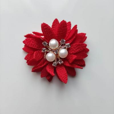 Fleur tissu trio de perle et strass 50mm rouge