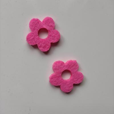 lot de 2 fleurs en feutrine  30 mm rose bonbon