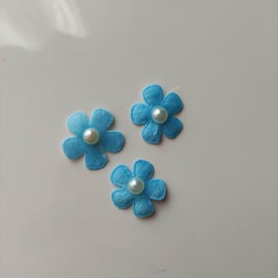 Lot de 3 fleurs perlée en feutrine  25mm bleu