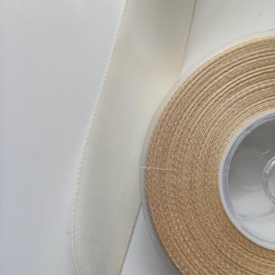 un mètre de ruban polyester ivoire  40mm (3)