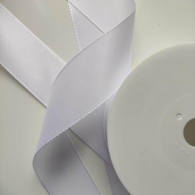 un mètre de ruban polyester blanc  40mm (3)