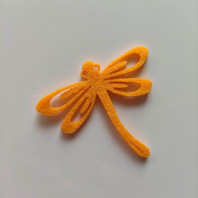 Libellule  en feutrine orange