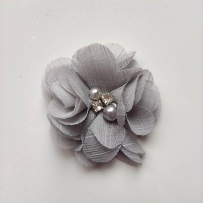 fleur perle et strass mousseline  55mm gris