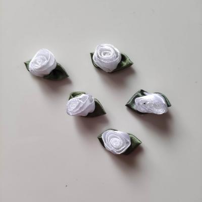 lot de 5 fleurs satin blanches 20mm