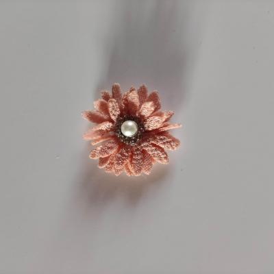 petite fleur en tissu 25mm avec centre perle strass vieux rose