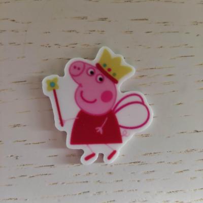 cabochon plat en résine  peppa cochon rose baguette magique 34*35mm