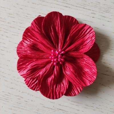 fleur tissu plissé et pistils 80mm rouge