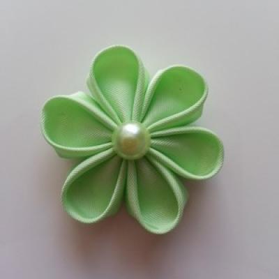 Fleur  4cm pétales ronds vert