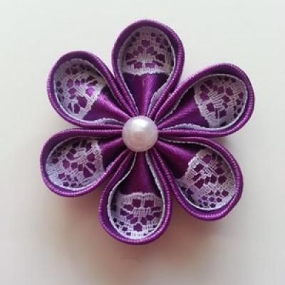 Fleur satin de couleur et dentelle 5cm ronde violet et blanc