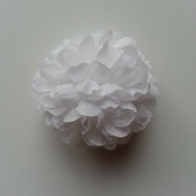 fleur  pompon en tissu blanc 50mm