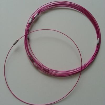 Collier en fil câblé  46cm rose fuchsia