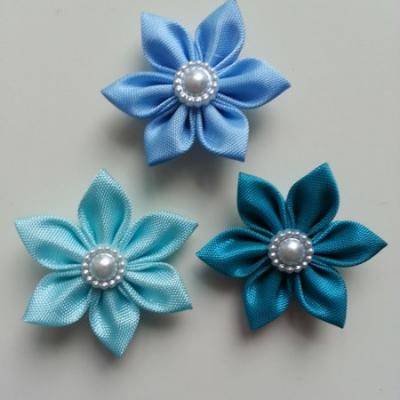 lot de 3 fleurs  en tissu 4cm bleu ciel pétales pointus