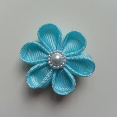 fleur en tissu 4cm bleu pétales ronds