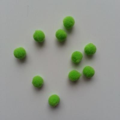 Lot de 10 petits pompons  8mm vert