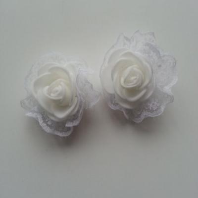 Lot de 2 têtes de rose en mousse et dentelle blanc 5 cm