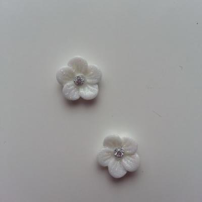 Lot de 2 fleurs  avec strass au centre 12 mm blanc