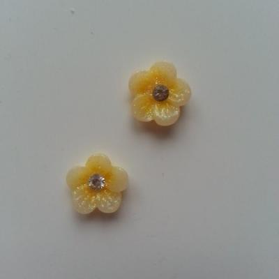 Lot de 2 fleurs  avec strass au centre 12 mm jaune