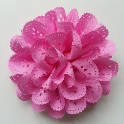 fleur dentelée en tissu rose bonbon  10cm