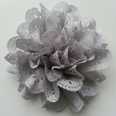 fleur dentelée en tissu gris  10cm