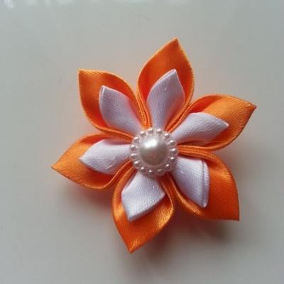 Fleur double en satin orange et blanc   5cm