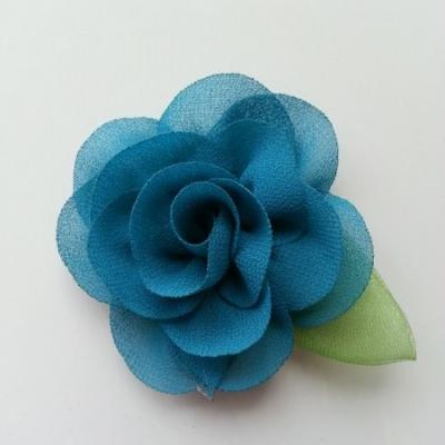 Fleur en mousseline avec feuille  50mm verte