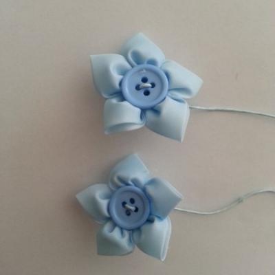 lot de 2 fleurs en tissu centre bouton bleu ciel   sur tige 50mm