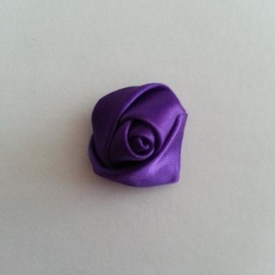 Fleur de satin bouton de rose 2.2cm violet