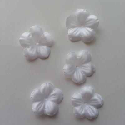 Lot de 5 fleurs en tissu  20mm blanc
