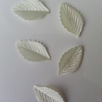 Lot de 5 feuilles en tissu  30*15mm ivoire