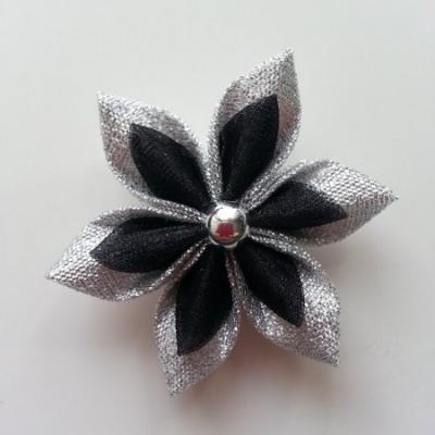 Fleur satin argent et organza noir 5cm