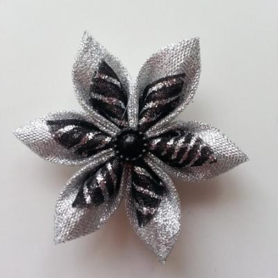 Fleur satin argent et organza pailleté noir 5cm