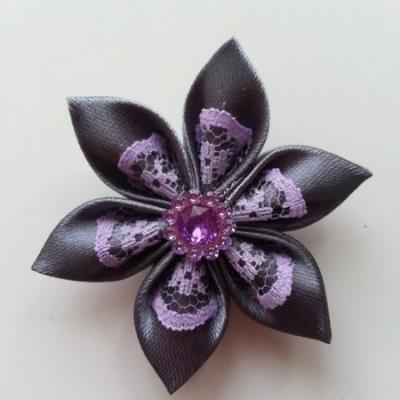 Fleur satin gris foncé et dentelle mauve  5cm