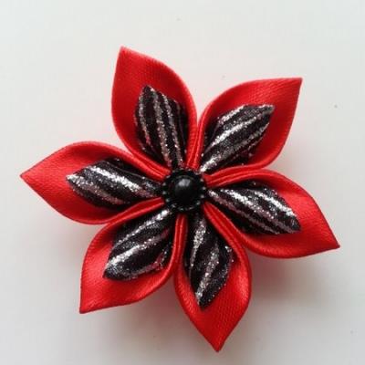 Fleur satin rouge et organza pailleté noir 5cm
