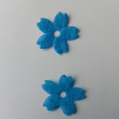 Lot de 2 fleurs en feutrine   25mm bleu