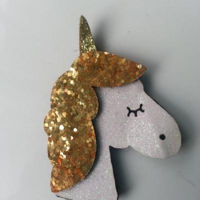 applique licorne pailletée  60mm blanc et or foncé