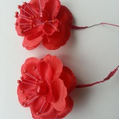 lot de 2 fleurs  artificielles en tissu  55mm sur tige rouge
