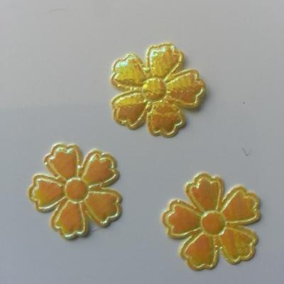 Lot de 3 fleurs  en tissu irisé    22mm jaune