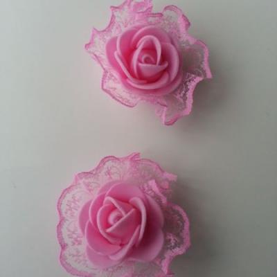 Lot de 2 têtes de rose en mousse et dentelle rose 5 cm