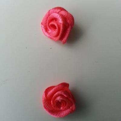 Lot de 2  minis roses en satin 10 à 15mm saumon