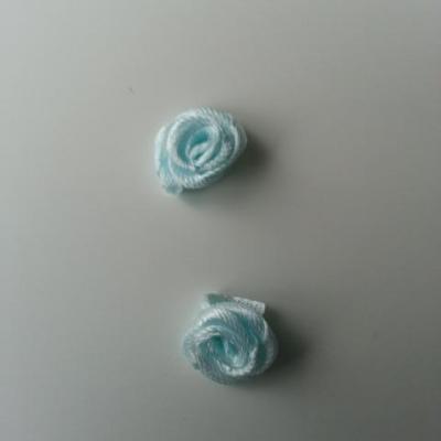 Lot de 2  minis roses en satin 10 à 15mm bleu ciel