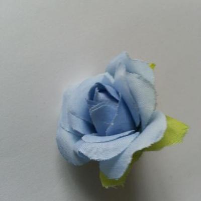 fleur rose artificielle  en tissu 35mm bleu