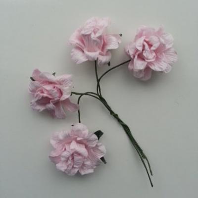 lot de 4 roses en papier rose sur tige 20mm