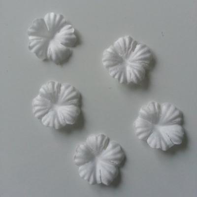 Lot de 5 fleurs en tissu  30mm blanc