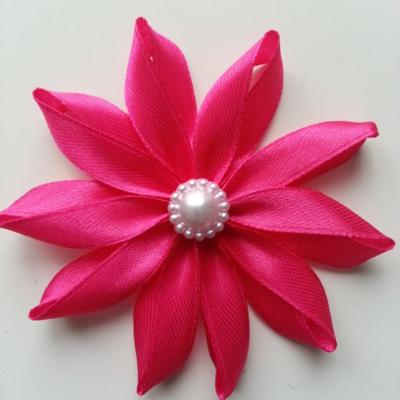 Fleur de satin  7,5cm rose fuchsia